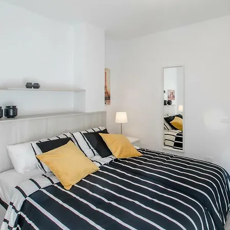 Cruz Downtown Apartment